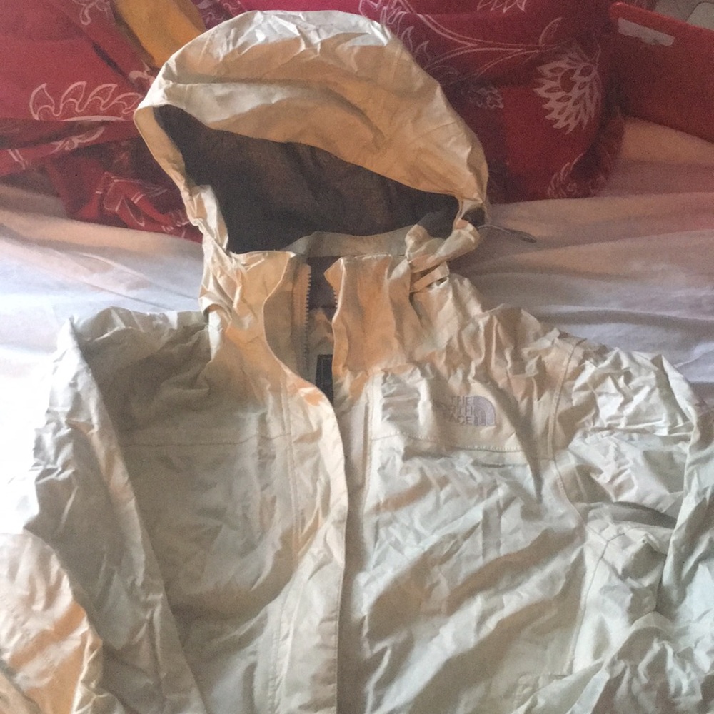 North face windbreaker ❄️